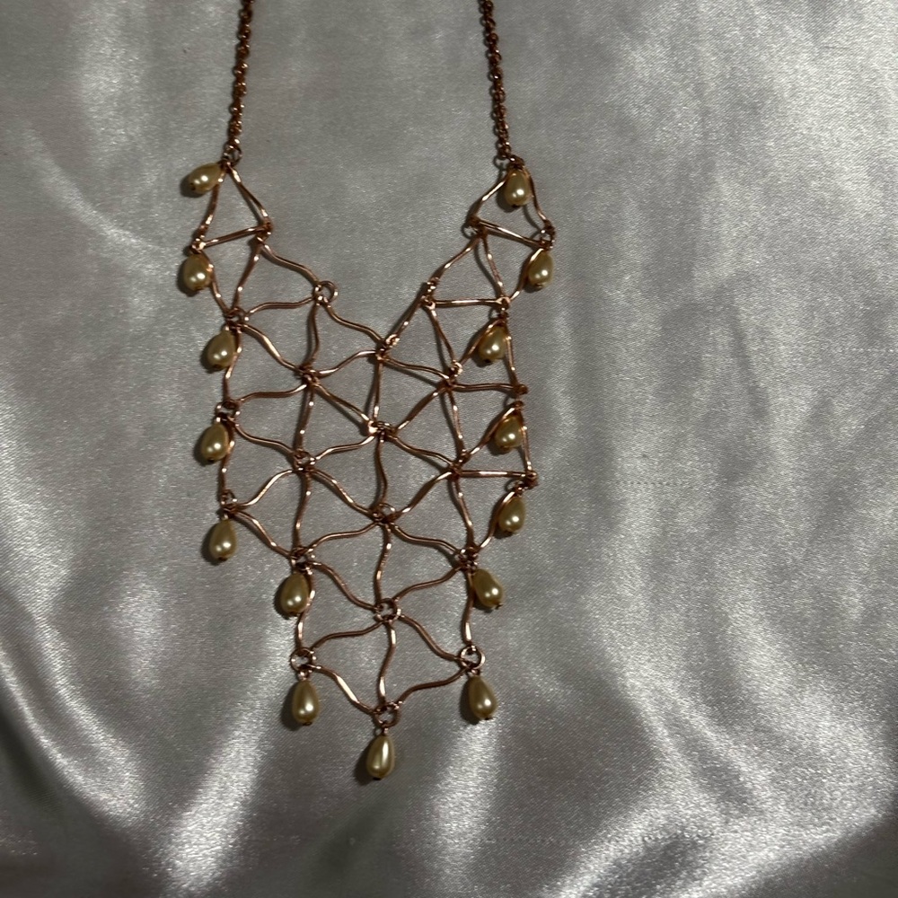 🌈 5 for $10-Gorgeous statement necklace
